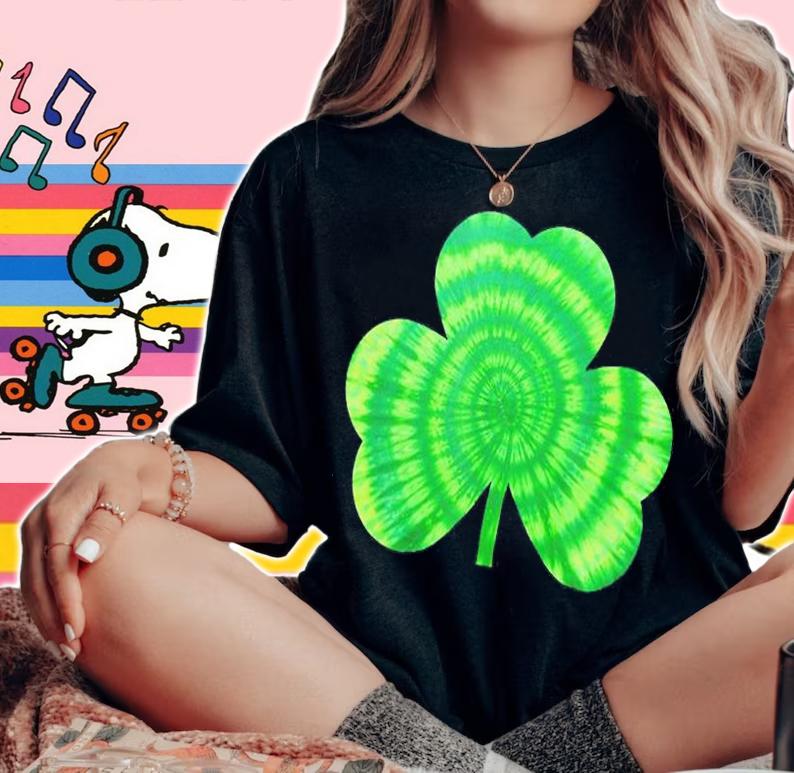 Green Tie Dye Shamrock Hippie St Patrick's Day T-Shirt