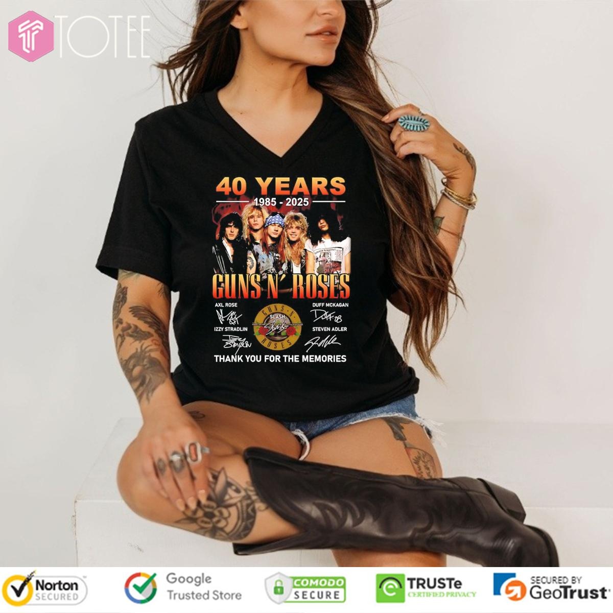 40 Years 1985-2025 Guns N Roses American Hard Rock Band Signed V-neck