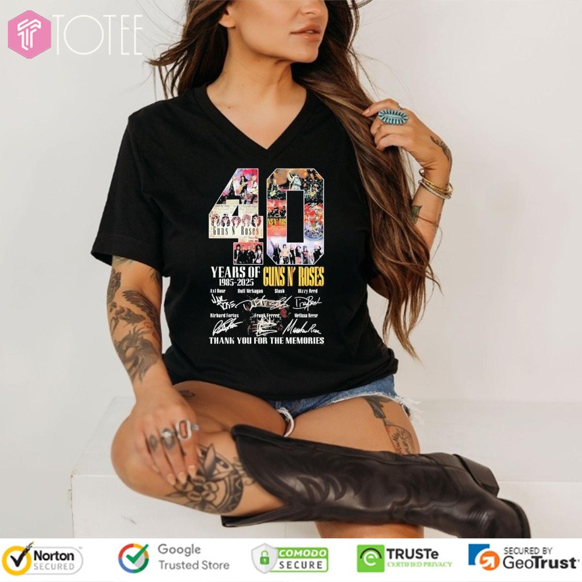 Guns N Roses 40 Years Of 1985-2025 Signatures V-neck
